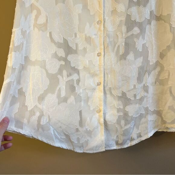 ✨ Hyfve Women’s Off White Floral Sheer Top Button Down Large - Picture 6 of 12